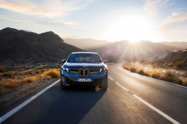 “수입차 30만대 시대”…2025년 수입차 판매 1위는 ‘BMW’ 7.7만대 [사진 출처=BMW코리아]