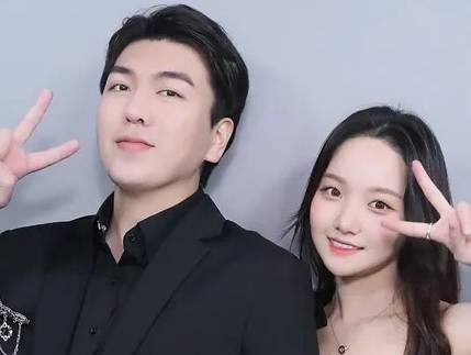 [뉴시스]유튜브 채널 '김프로'의 멤버인 김동준(왼쪽)과 유백합.(사진 : 김프로 채널 제공) *재판매 및 DB 금지