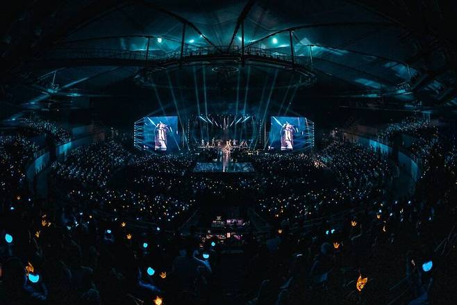 그룹 빅뱅의 멤버 겸 솔로 가수 대성이 지난 3일 서울 송파구 티켓링크 라이브 아레나에서 개최된 '대성 2025 아시아 투어 앙코르 콘서트'에서 무대를 선보이고 있다. RND Company