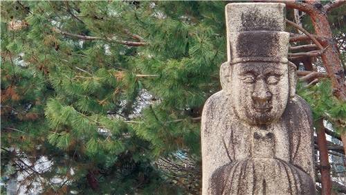 선릉 성종릉의 문석인 [촬영 김정선] 2025.12