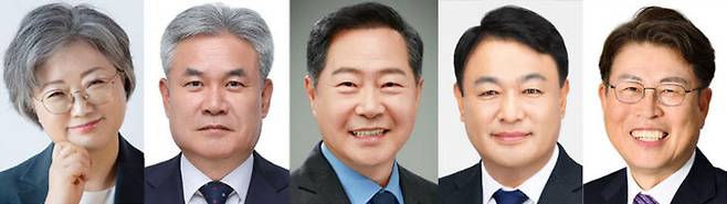 세종시교육감 선거에 도전하는 강미애 세종미래교육연구소 대표<왼쪽부터>, 안광식 더민주세종혁신회의 공동대표, 원성수 전 국립공주대 총장, 유우석 전 해밀초 교장, 임전수 세종교육연구원장.
