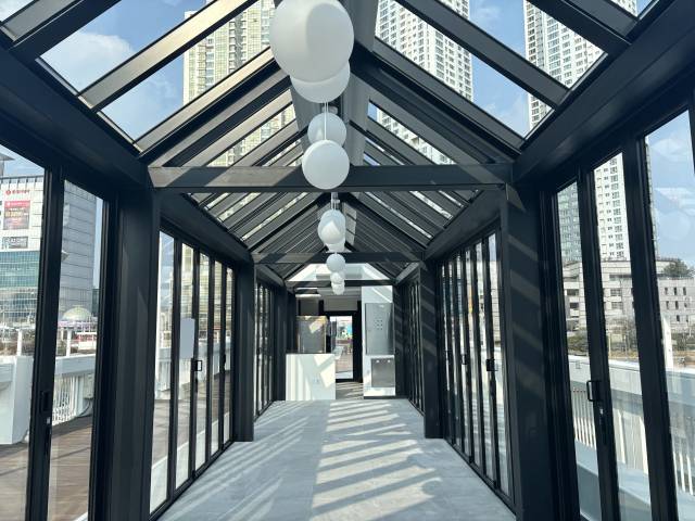 태화강 울산교 상부에 조성된 세계음식문화관. 울산시 제공