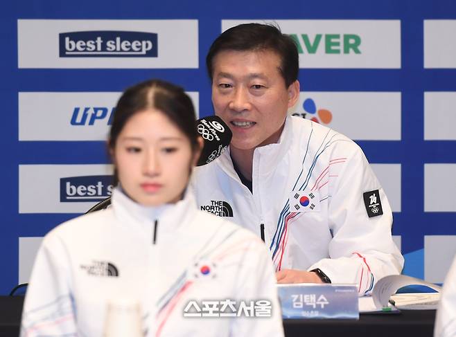 김택수 선수촌장이 7일 진천 국가대표선수촌에서 열린 2026 국가대표선수단 훈련개시 및 밀라노코르티나동게올림픽대회 D-30 미디어데이에서 인사말을 하고 있다.  2026. 1. 7. 진천 | 최승섭기자 thunder@sportsseoul.com