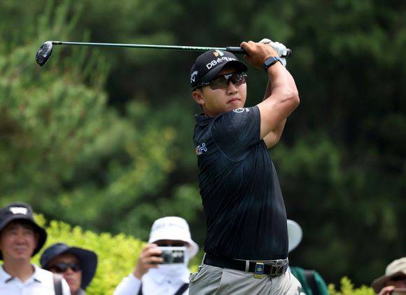 김홍택이 LIV 골프 프로모션에 출전해 시드를 노린다. KPGA 제공