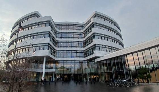 덴마크 백스베어드에 위치한 노보노디스크 본사. 인근에는 생산 시설과 여러 부속 건물이 위치해 거대한 캠퍼스를 이루고 있다. 김경미 기자