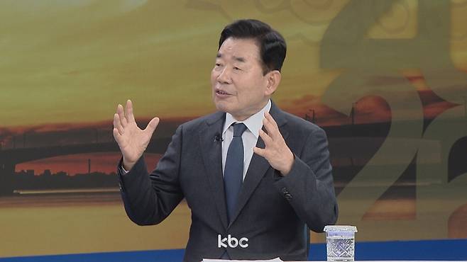 ▲ 7일 KBC '신년대담'에 출연한 김진표 전 국회의장