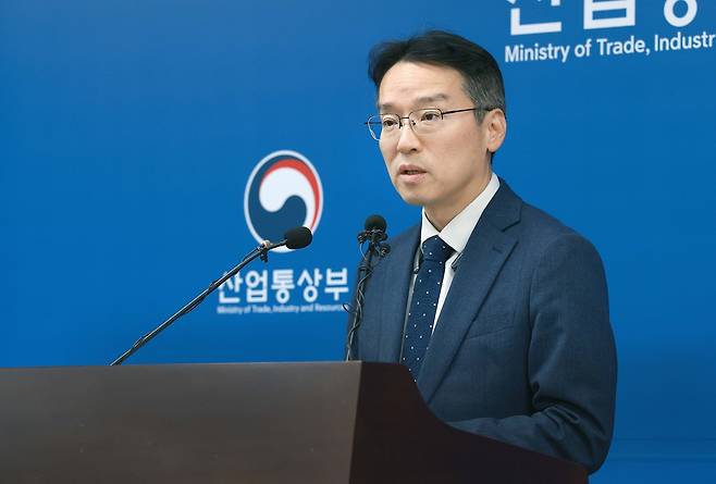 남명우 산업통상부 투자정책관 전담직무대리가 7일 정부세종청사 산업부 기자실에서 브리핑하고 있다. 산업부 제공