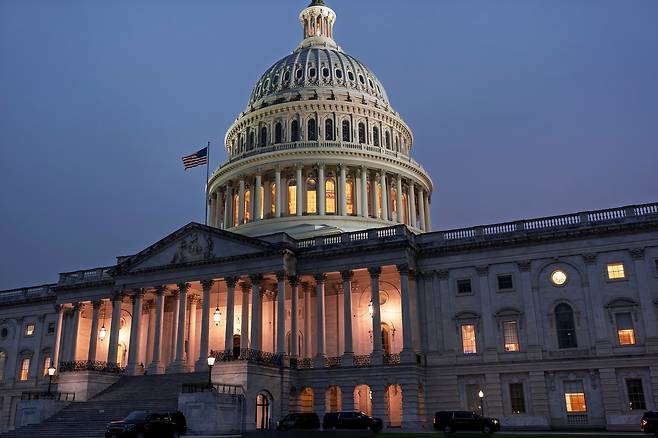 The Capitol is seen at dusk in Washington, Sept. 30. 2025. [AP/YONHAP]