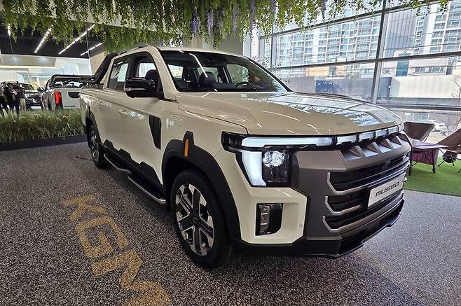 빛에 따라 색상이 달라보인다. KG모빌리티 무쏘 [사진촬영=최기성 매경 디지털뉴스룸 기자]