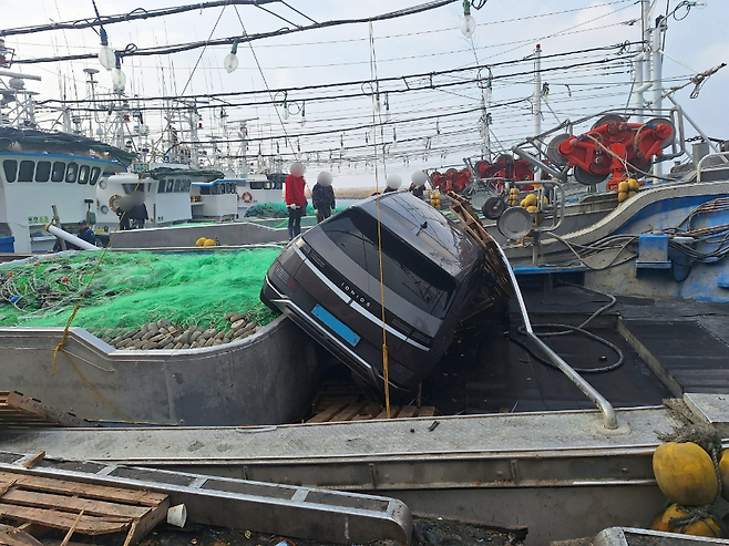 우도 렌터카 돌진 사고. [제주도소방안전본부]