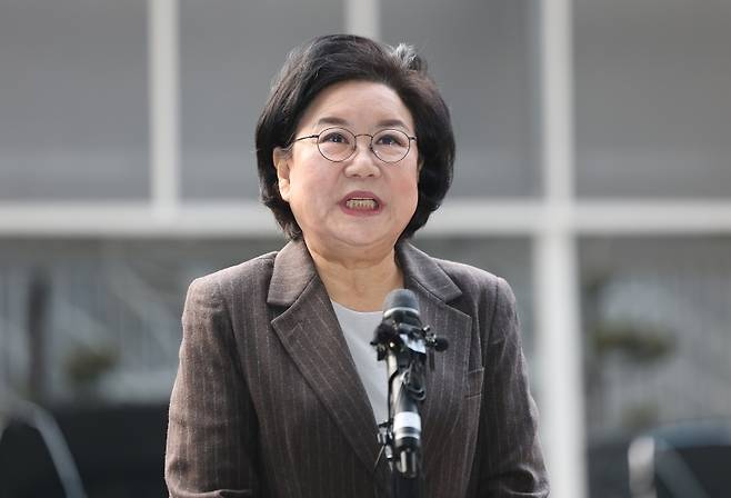 ** 역대급 <strong>로또 청약</strong>! <strong>반포 래미안 원펜타스</strong> <strong>35억 시세차익</strong>, 당신도 꿈꾸시나요?
**