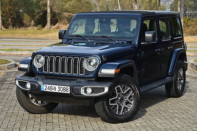 지프 랭글러 사하라. 사진: 김학수 기자