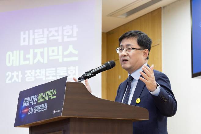 김성환 기후에너지환경부 장관이 7일 서울 국회의원회관에서 열린 에너지믹스(전원구성) 2차 정책토론회에서 인사말하고 있다. (사진=기후부)