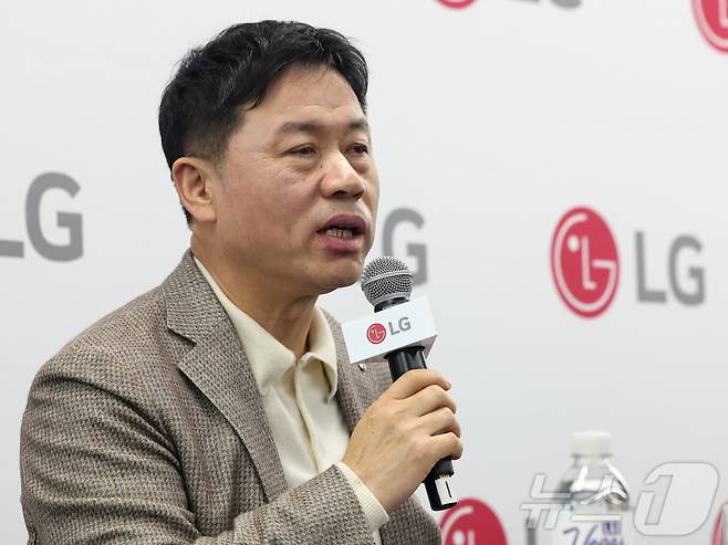 류재철 LG전자 대표(사장)이 7일(현지시간) 미국 네바다주 라스베이거스 컨벤션센터(LVCC)에서 열린 'CES2026 LG전자 기자간담회'에서 인사말을 하고 있다. 2026.1.8/뉴스1 ⓒ News1 황기선 기자