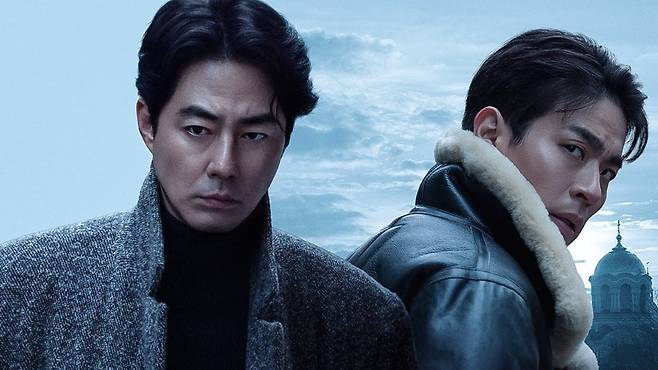 류승완 감독의 첩보 스릴러 '휴민트'에서 남북 첩보원으로 출연하는 조인성(왼쪽)과 박정민./NEW