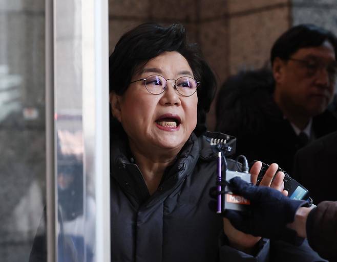 이혜훈 기획예산처 장관 후보자가 8일 서울 중구 예금보험공사에 마련된 청문회 준비 사무실로 출근하며 취재진 질문에 답하고 있다. 2025.01.08. [서울=뉴시스]