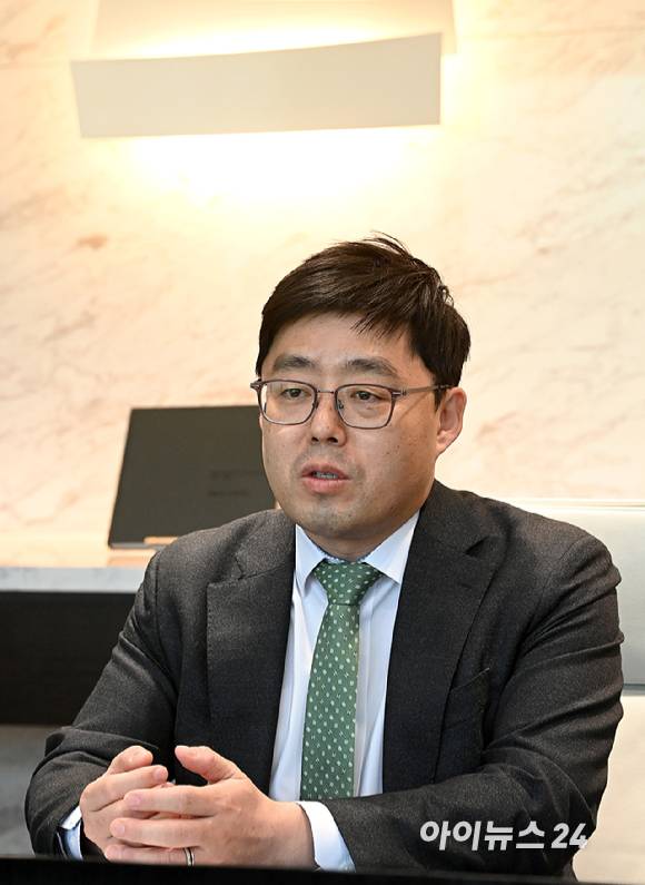 김앤장 법률사무소 방성현 변호사가 5일 서울 종로구 김앤장 법률사무소에서 아이뉴스24와 인터뷰를 하고 있다. [사진=곽영래 기자]