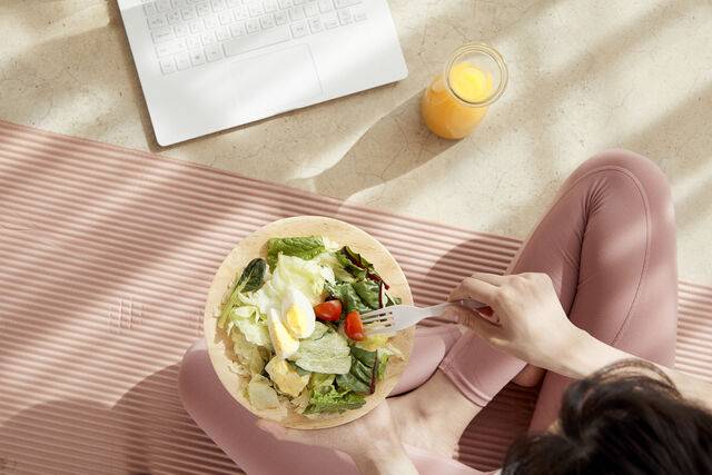 운동량이 많더라도 섭취 열량이 적으면 에너지 소비량이 늘지 않을 수 있다. 클립아트코리아