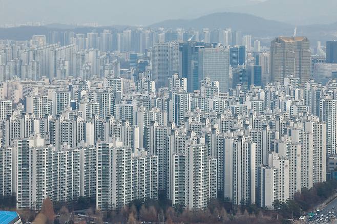 6일 서울 강남구 트레이드타워에서 바라본 도심 아파트 단지. 뉴스1