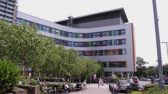 영국 포츠머스 퀸 알렉산드라 병원 전경. 위키미디어 커먼스