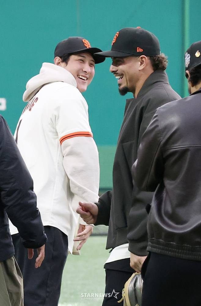 [B하인드★] 황재균 '최강-불꽃야구 나를 찾지 마세요' 이정후 콜엔 흔쾌히! 엄준상 '감동의 클리닉'