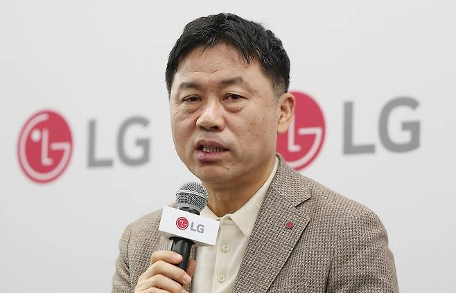 기자간담회 참석한 류재철 CEO (라스베이거스=연합뉴스) 김성민 기자 = 류재철 LG전자 최고경영자(CEO)가 7일(현지시간) 미국 네바다주 라스베이거스 컨벤션센터(LVCC)에서 열린 기자간담회에서 발언하고 있다. 2026.1.8 ksm7976@yna.co.kr