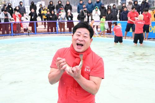 2026년 평창송어축제 개막식이 9일 평창군 진부면 맨손송어잡기장에서 열렸다.