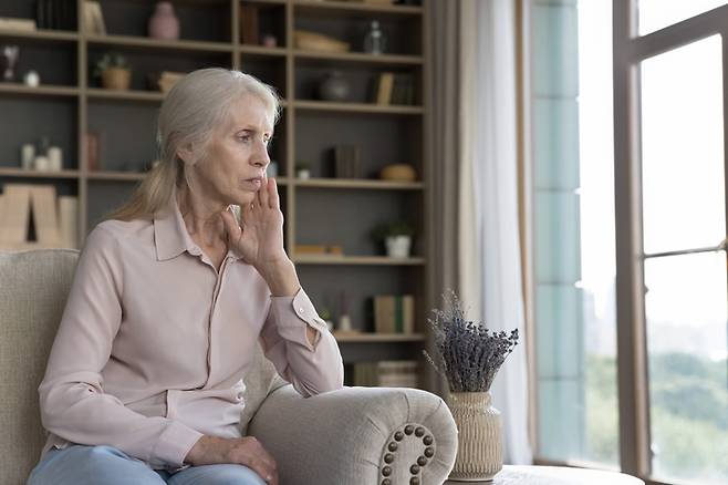 너무 많이 앉아 있으면, 치매에 걸릴 위험이 높아진다. 사진= 게티이미지뱅크