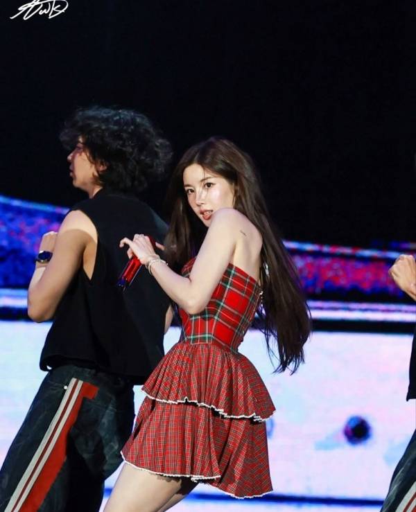 ⓒ권은비 SNS