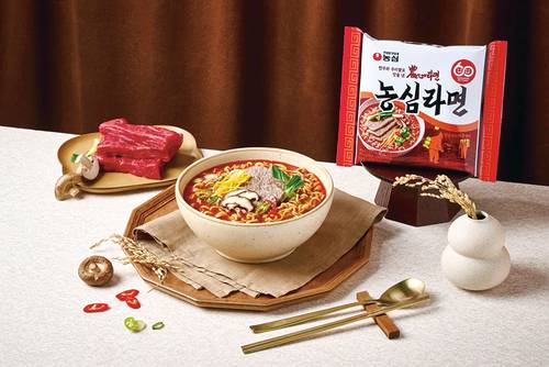 농심은 지난해 창립 60주년을 맞아 1975년 첫 출시 라면인 농심라면을 재출시했다(사진 농심).