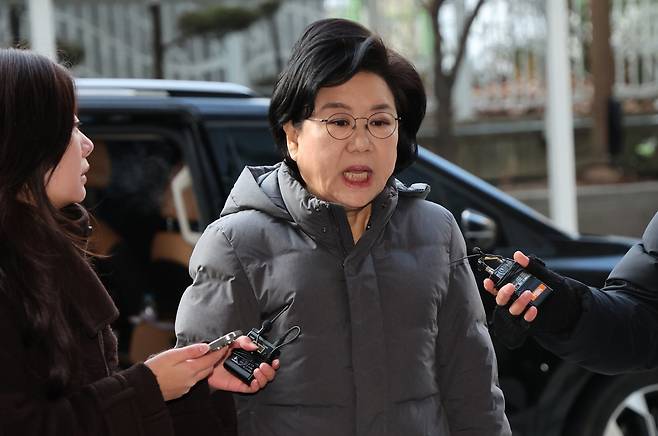 이혜훈 초대 기획예산처 장관 후보자가 9일 오전 서울 중구 예금보험공사에 마련된 인사청문회 준비 사무실로 출근하며 취재진의 질문에 답하고 있다. 뉴스1