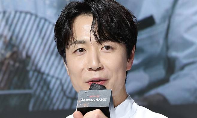 손종원 셰프가 2025년 12월17일 서울 종로구 JW메리어트동대문스퀘어에서 열린 넷플릭스 예능 흑백요리사: 요리 계급 전쟁2 기자간담회에서 인사말을 하고 있다. 연합뉴스