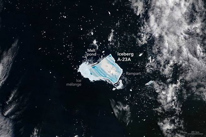 지난달 26일 지구관측위성 테라가 촬영한 빙산 A-23A의 모습. NASA 제공