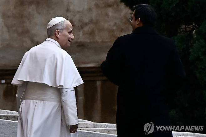첫 추기경 회의 주재한 레오14세 교황 [AFP 연합뉴스 자료사진. 재배포 및 DB 금지]