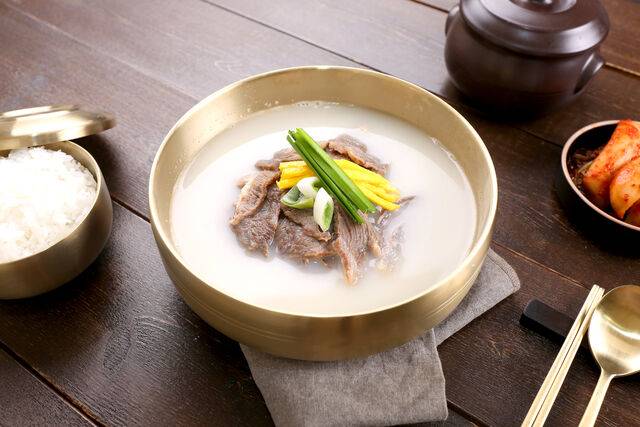 국물 섭취량만 평소의 절반이나 3분의 1수준으로 줄여도 한끼 열량은 낮아진다. 클립아트코리아