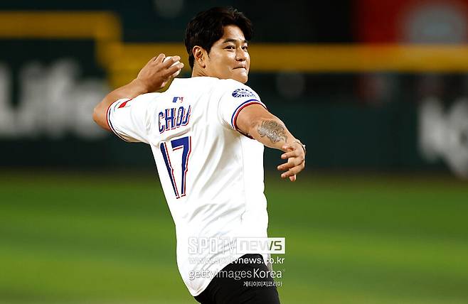 ▲ 문동주의 어린 시절부터 꾸준히 잠재력에 호평을 이어 가고 있는 추신수 SSG 구단주 특별보좌역 및 육성총괄