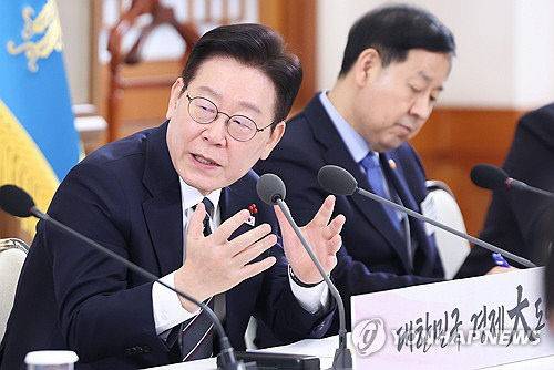 이재명 대통령이 9일 청와대에서 열린 경제성장전략 국민보고회에서 발언하고 있다. 청와대통신사진기자단