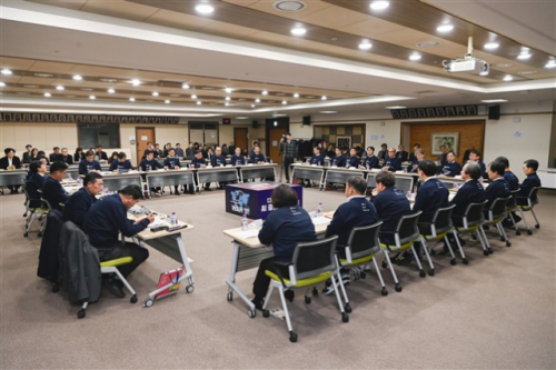 ◇원주시 AI위원화 출범식이 지난해 12월 초 시청 지하 1층 다목적홀에서 열렸다.