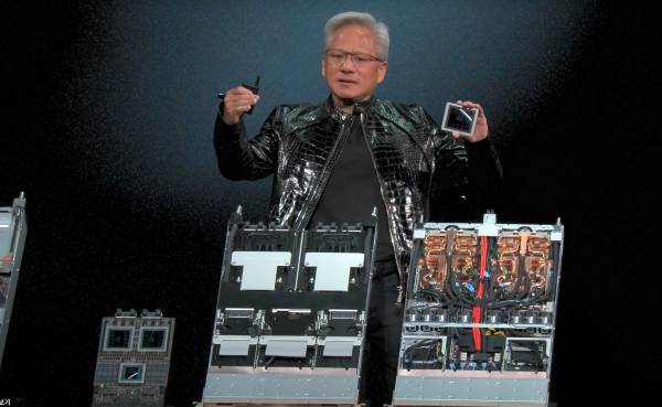 젠슨 황 엔비디아 CEO가 CES 2026에서 차세대 베라 루빈 아키텍처를 공개했다. 사진=엔비디아 유튜브 갈무리