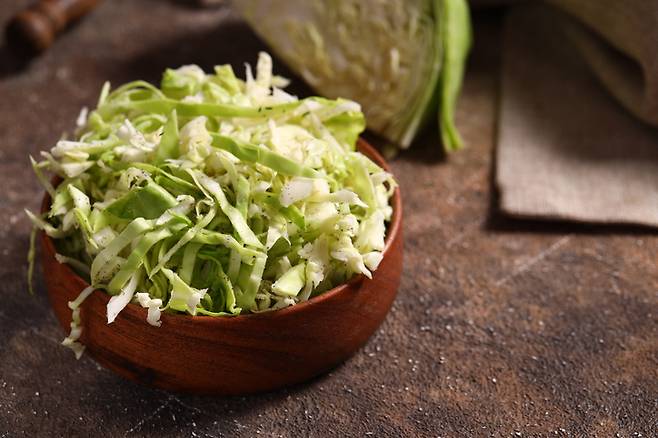 양배추의 비타민 U는 위산과 자극물질로부터 위벽을 보호해준다. 설포라판 성분은 혈전 생성을 억제한다. 사진=게티이미지뱅크