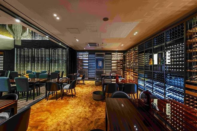 프리미엄 와인 베뉴 'CMB 와인 익스피리언스'(롯데백화점 제공)