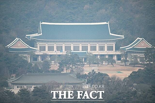 청와대가 '무인기 침투 사건'을 두고 북한 도발 의도가 없음을 강조하며 신속한 진상 규명을 약속했다./박헌우 기자