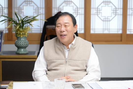 대전일보와 새해 인터뷰를 하고 있는 최민호 세종시장. 세종시 제공