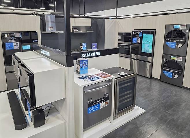 미국 라스베이거스 베스트바이 매장에 진열된 삼성전자 제품들. 사진=삼성전자 제공