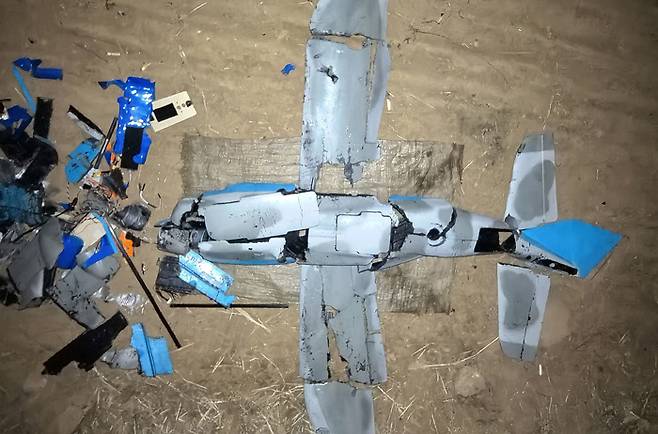 드론 동호인들은 다 안다는 모델 북한 조선중앙통신은 지난 10일 조선인민군이 격추시킨 한국 무인기 잔해라며 사진을 공개했다.  연합뉴스