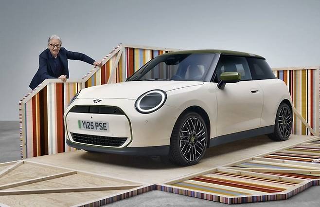 폴스미스와 미니 [사진출처=미니]