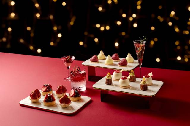 롯데호텔 서울 페닌슐라 라운지 앤 바 ‘2025 머스트 비 스트로베리’ 디저트 뷔페. 사진 제공=롯데호텔앤리조트.