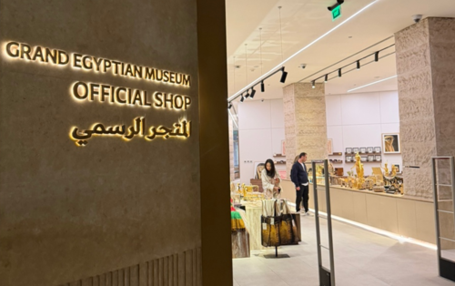 20일(현지시간) 대이집트박물관 입구에 마련된 공식 기념품샵. 정재훈기자 jjhoon@yeongnam.com