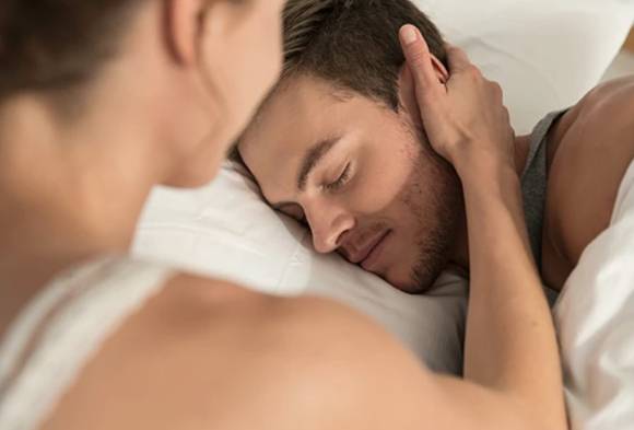 수면 자세에 따라 건강에 미치는 영향이 달라질 수 있다는 전문가의 소견이 공개됐다. 사진은 본 기사 내용과 무관. [사진=Joanna Harvey]