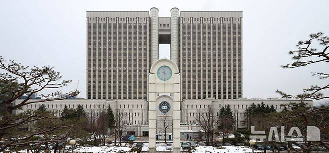 [서울=뉴시스] 법원이 한국전력공사가 발주한 전력설비 입찰 과정에서 8년간 수천억원 규모의 담합 행위가 있었다는 의혹과 관련한 사건에 연루된 전력기기 업체 임직원들에 대한 구속영장을 발부했다. (사진=뉴시스DB) 2026.01.12.